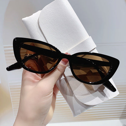 Ladies Cat-Eye Sunglasses with elegant, rimless design Bowlift