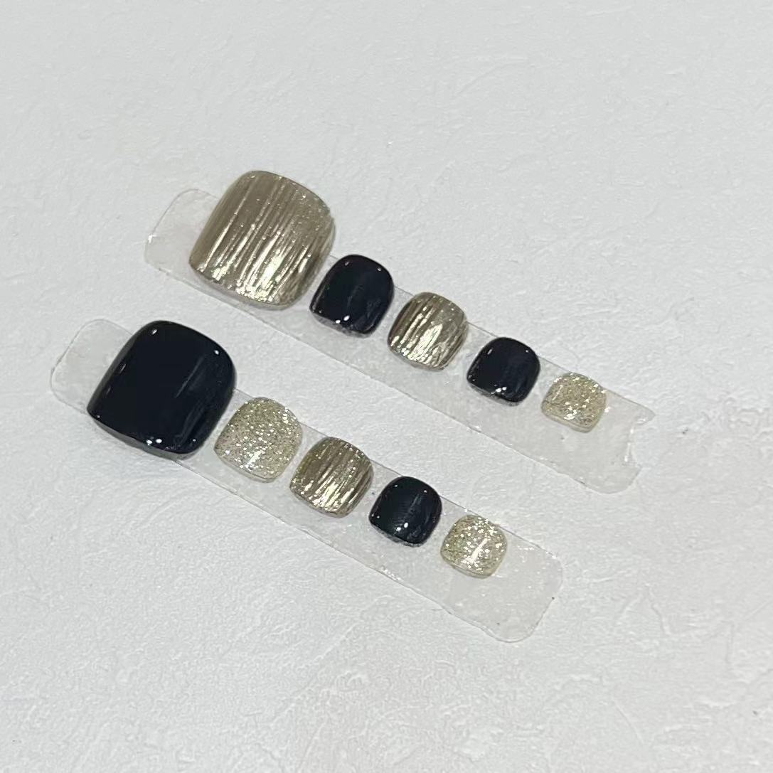 Press-On Nail Art Set with Elegant Metallic and Glitter Accents Acalora