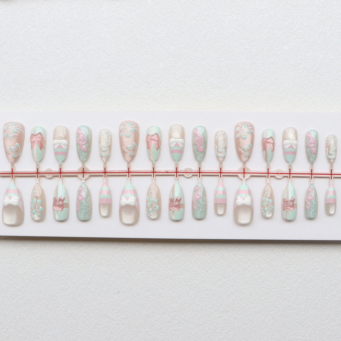 Themed Press-On Nail Art Set Acalora