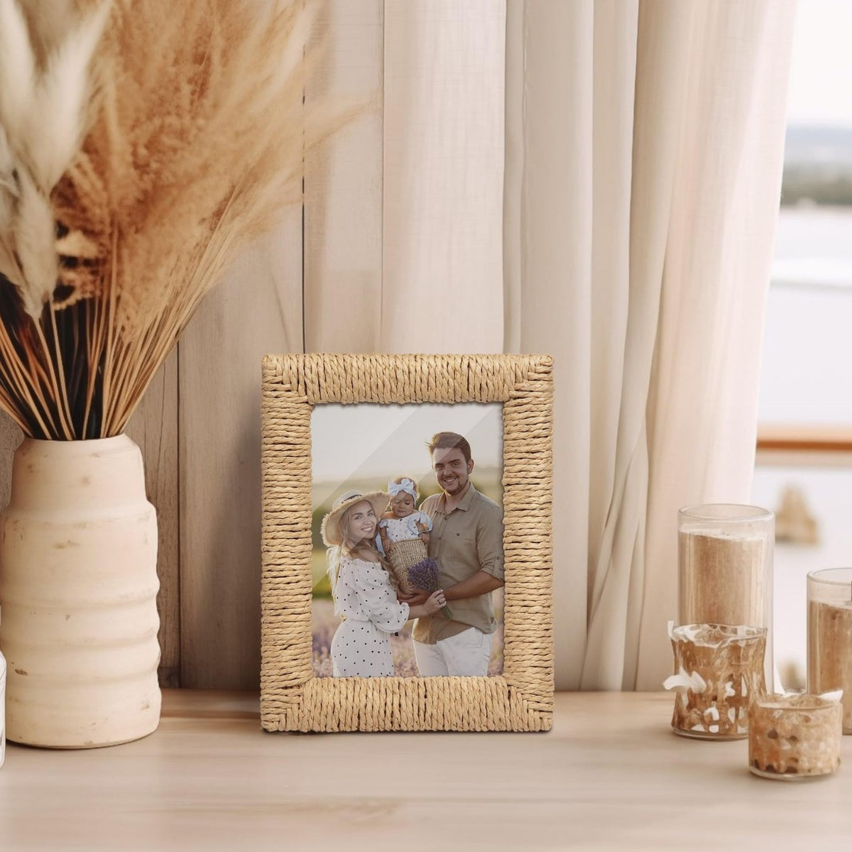 Artful picture frame made of woven natural material Acalora