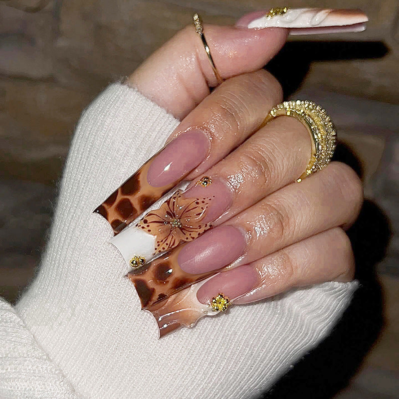 Elegant Floral Press-On Nail Set Acalora