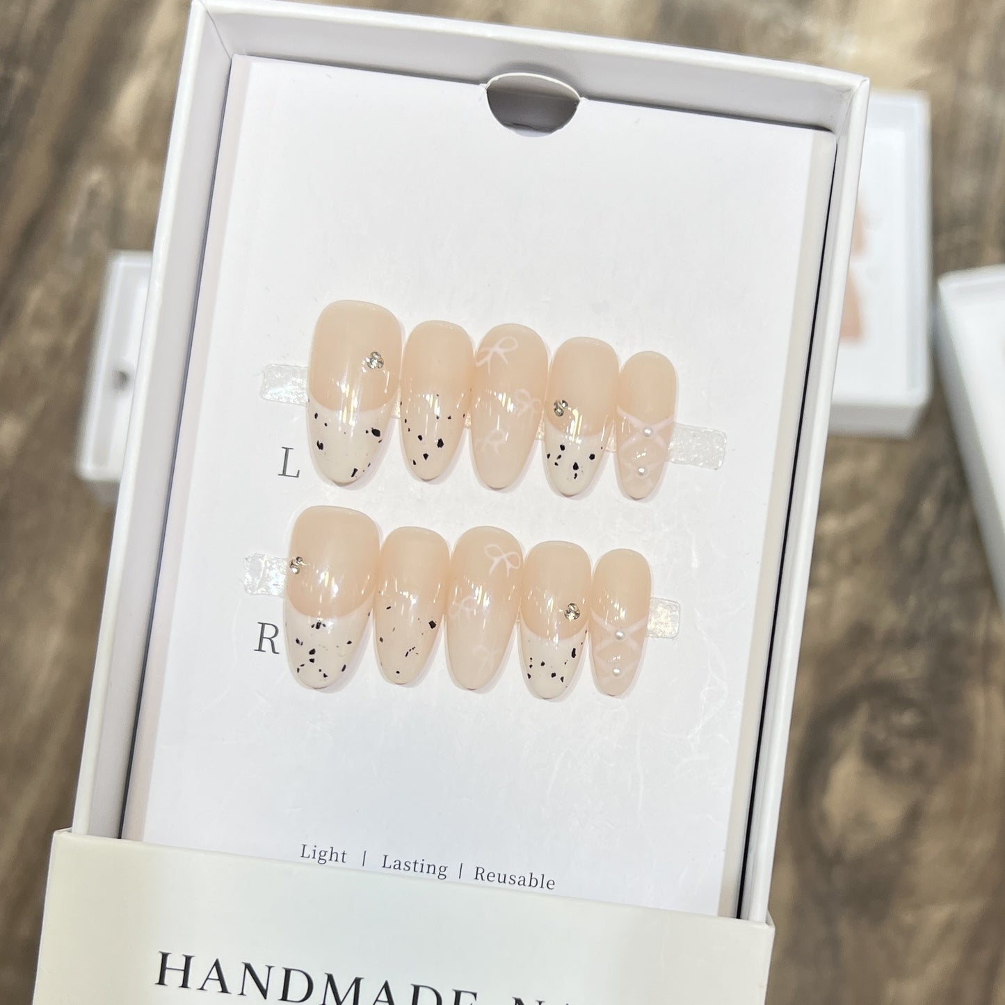 Handmade Decorative Press-On Nail Set Acalora