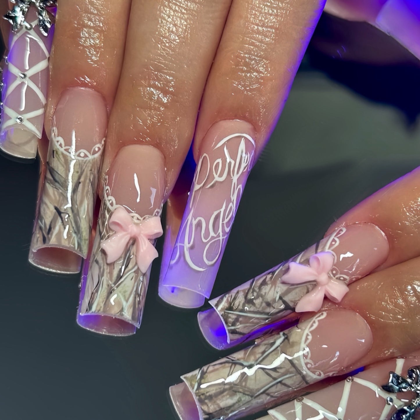 Decorative Long Press-On Nails Acalora