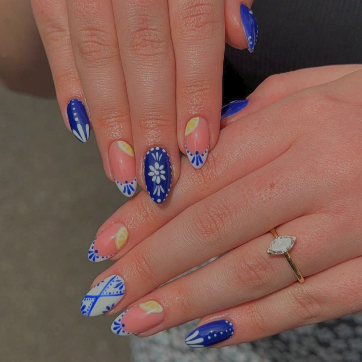Artistic Floral Nail Art Set Acalora