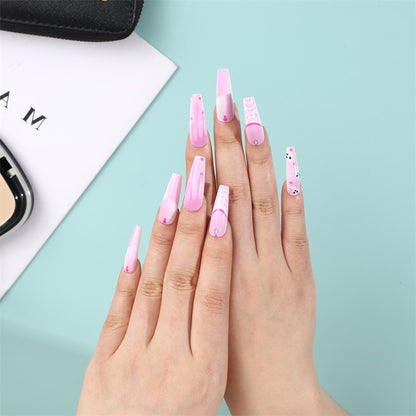 Artificial nails in a modern and elegant design Acalora