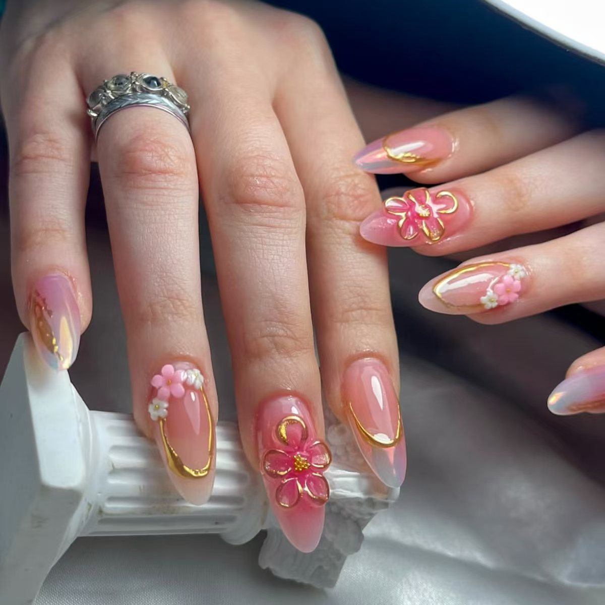 Decorative Floral Press-On Nail Art Set Acalora