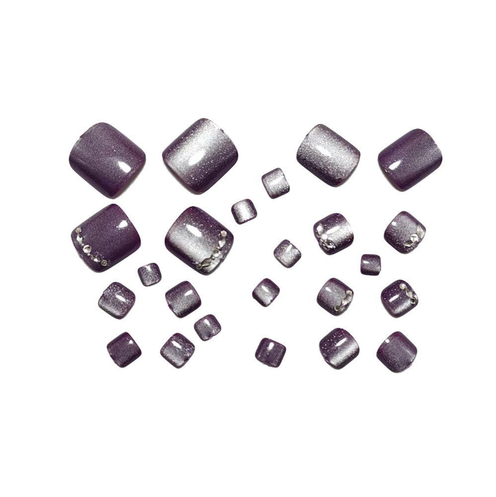 Artificial nails with glamorous rhinestone accents Acalora