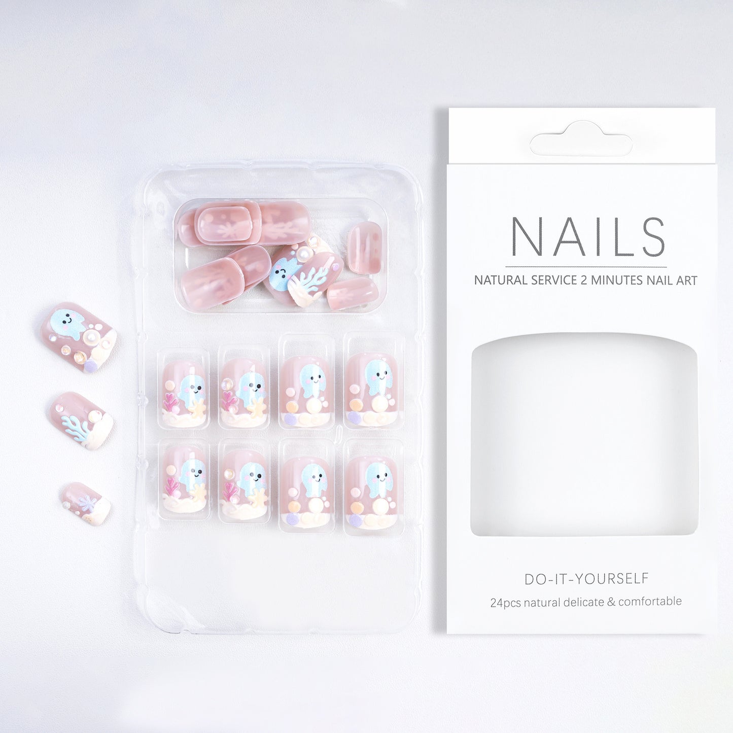 Nails in maritime themes with 3D applications Acalora