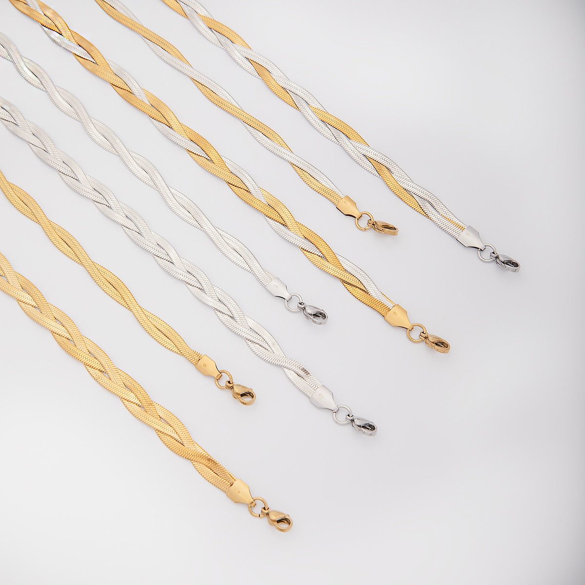 Elegant Textured Wire Bracelet Acalora