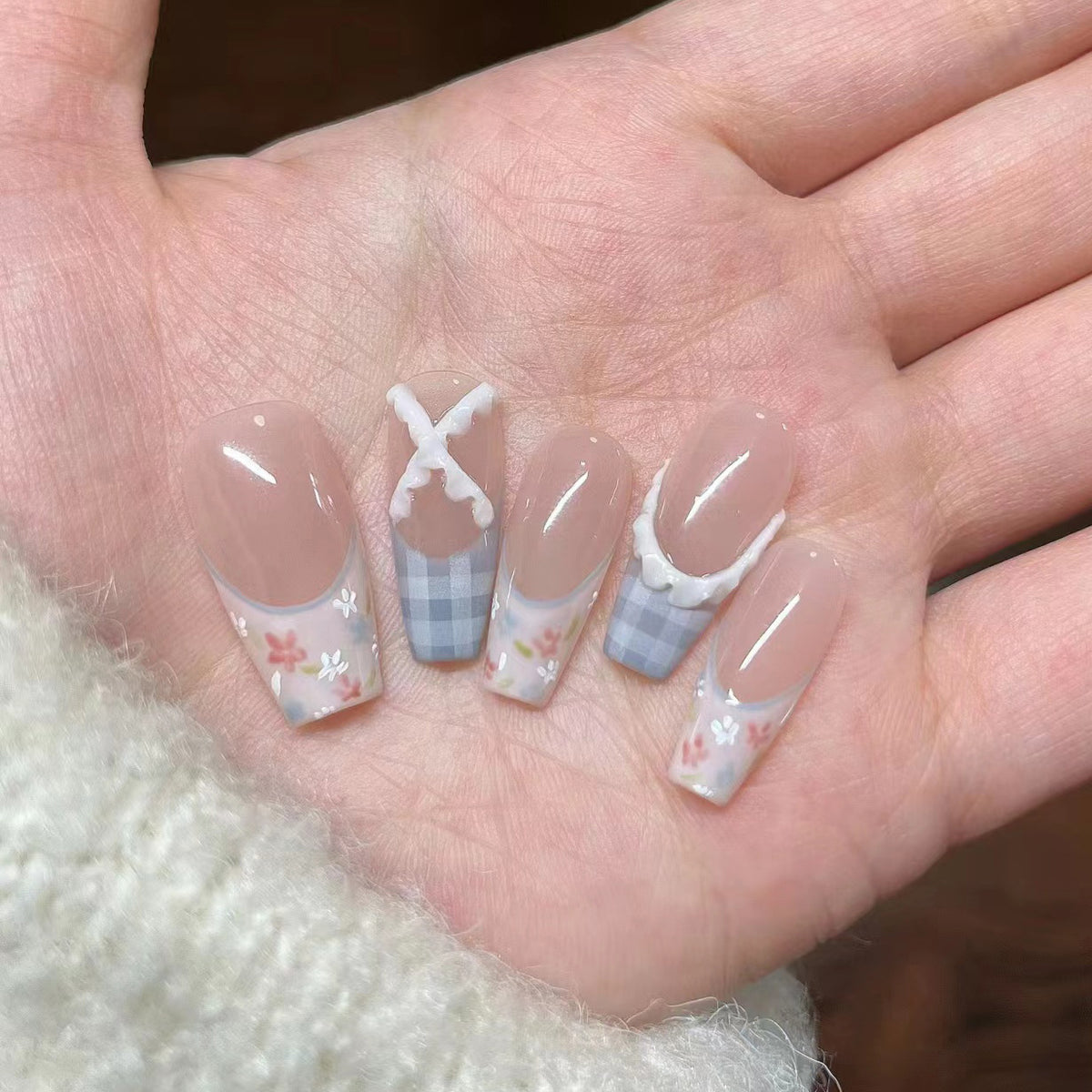Floral Design Acrylic Press-On Nail Set Acalora