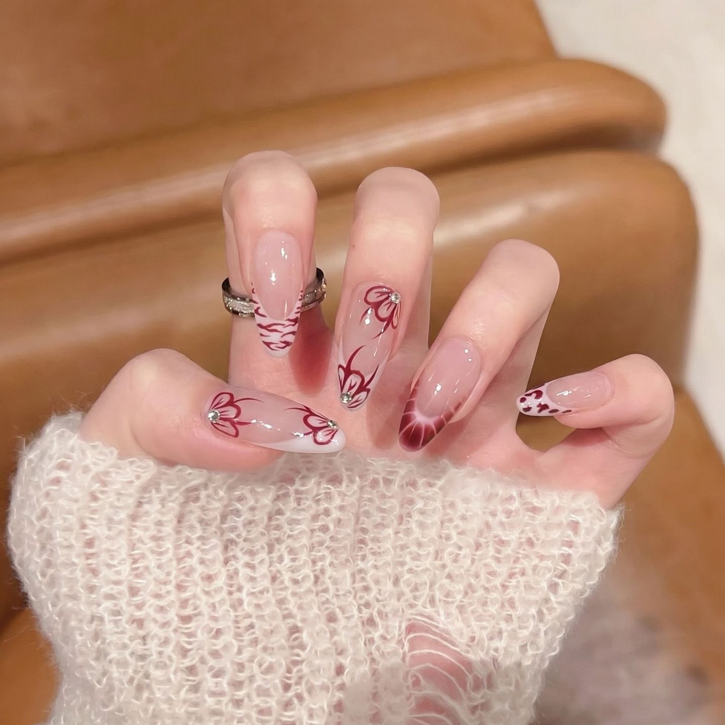 Artistic Floral Press-On Nail Design Set Acalora