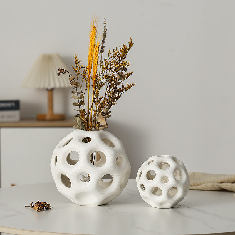 Decorative sculptural vase Acalora
