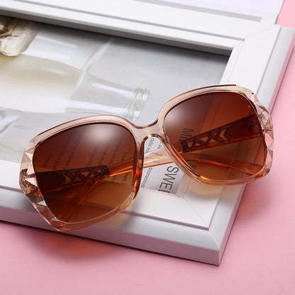 Ladies sunglasses in luxurious glamour style Bowlift