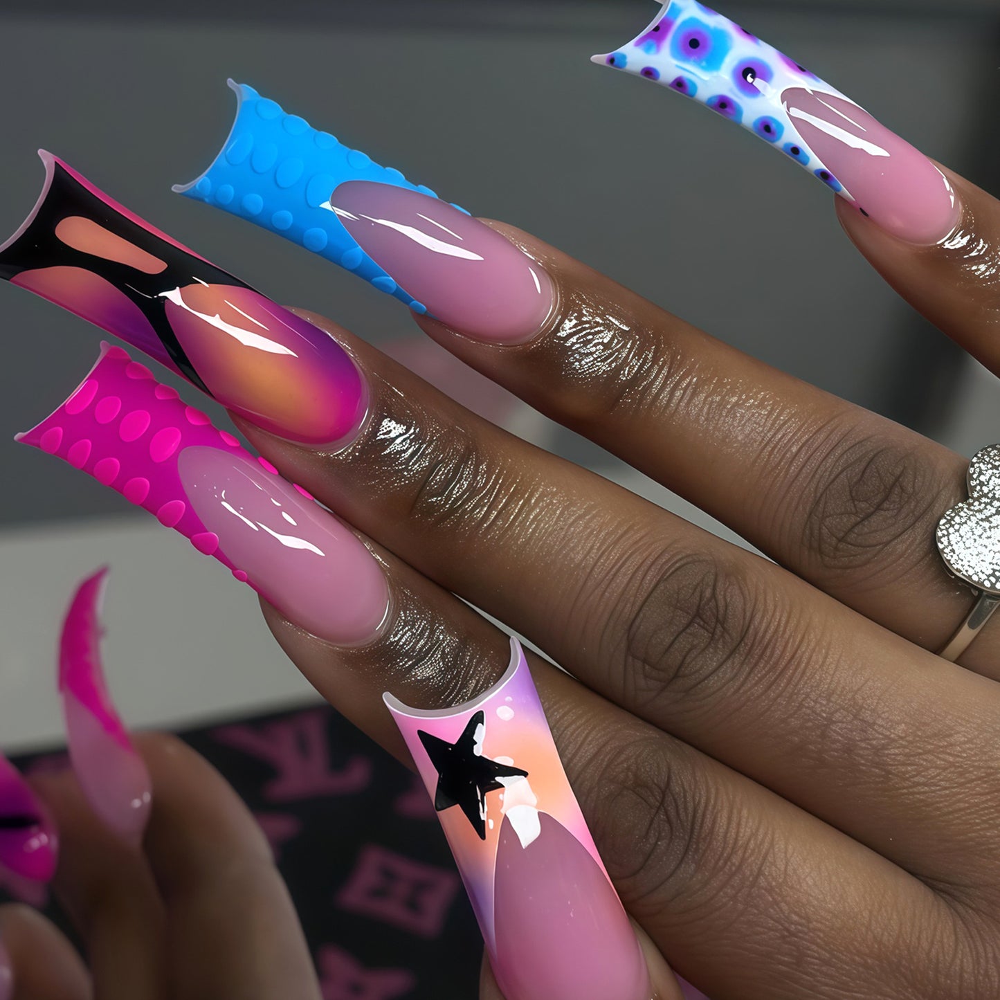 Artistic Press-On Nail Art Extensions Acalora