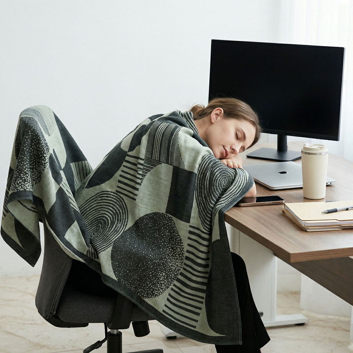 Artistic Patterned Throw Blanket  1788861599