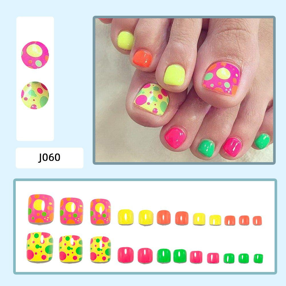 Artificial nails for elegant foot care Acalora