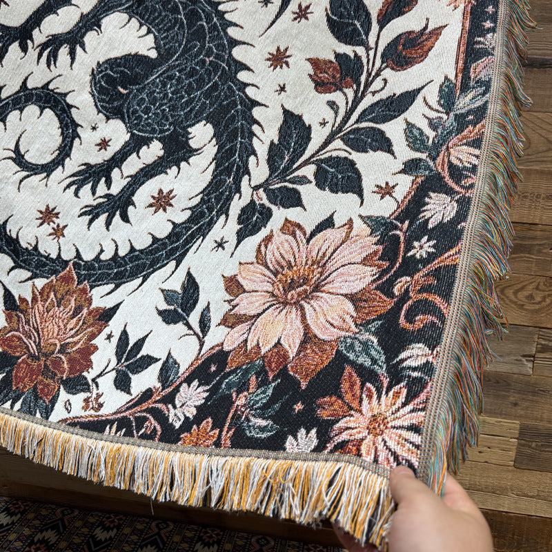 Artistic Dragon-Themed Tapestry Throw Blanket