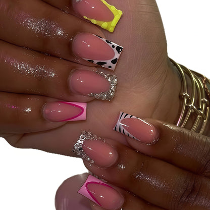 Artistic Press-On Nail Art Tips with Unique Patterns Acalora