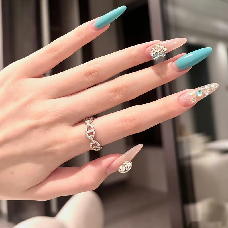 Artificial nail set with sparkling glitter accents Acalora