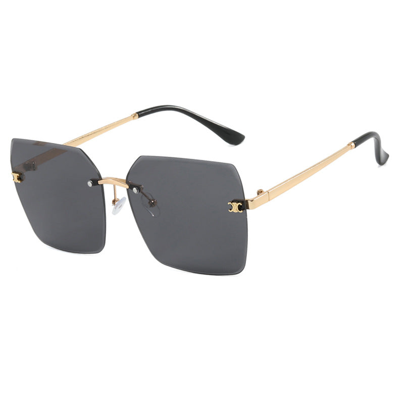 Women's square sunglasses in a modern design with a delicate metal frame Karnz