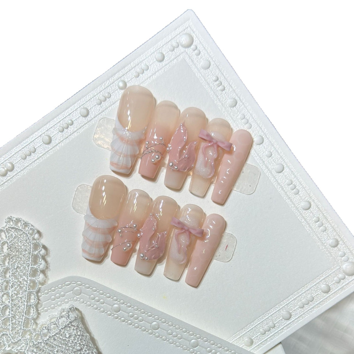 Artistic Decorative Press-On Nail Set Acalora