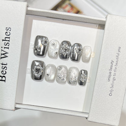 Decorative Silver Press-On Nail Set Acalora