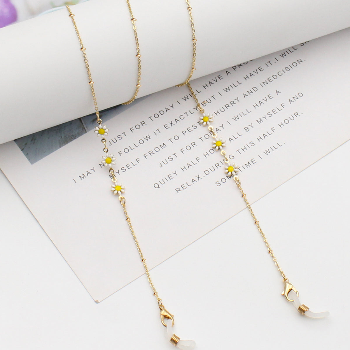 Floral Themed Eyewear Chain Acalora