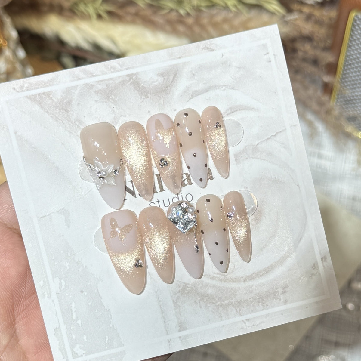 Elegant Press-On Nail Art Set with Decorative Floral Accents Acalora