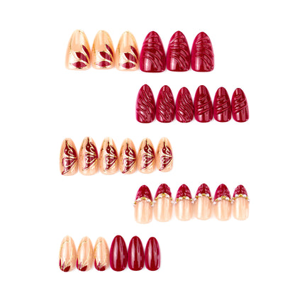 Artificial nail set with filigree golden decorations and romantic heart details Acalora
