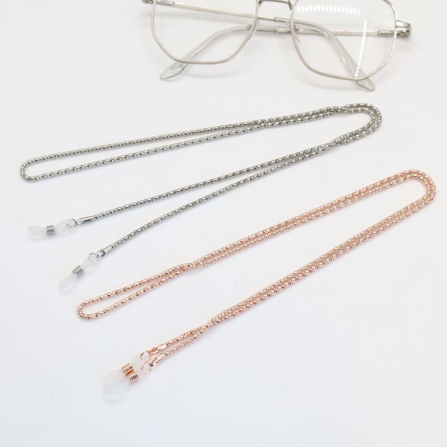 Chic Metallic Eyewear Chain Acalora