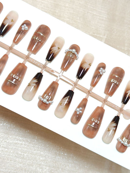 Artificial nail set with elegant ombre and pearl design Acalora