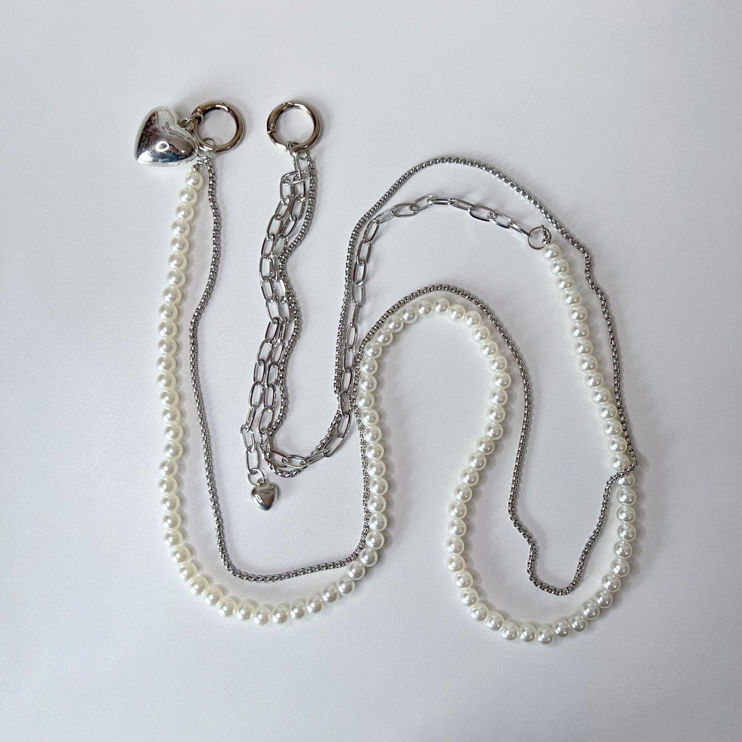 Elegant Beaded Eyewear Chain Acalora