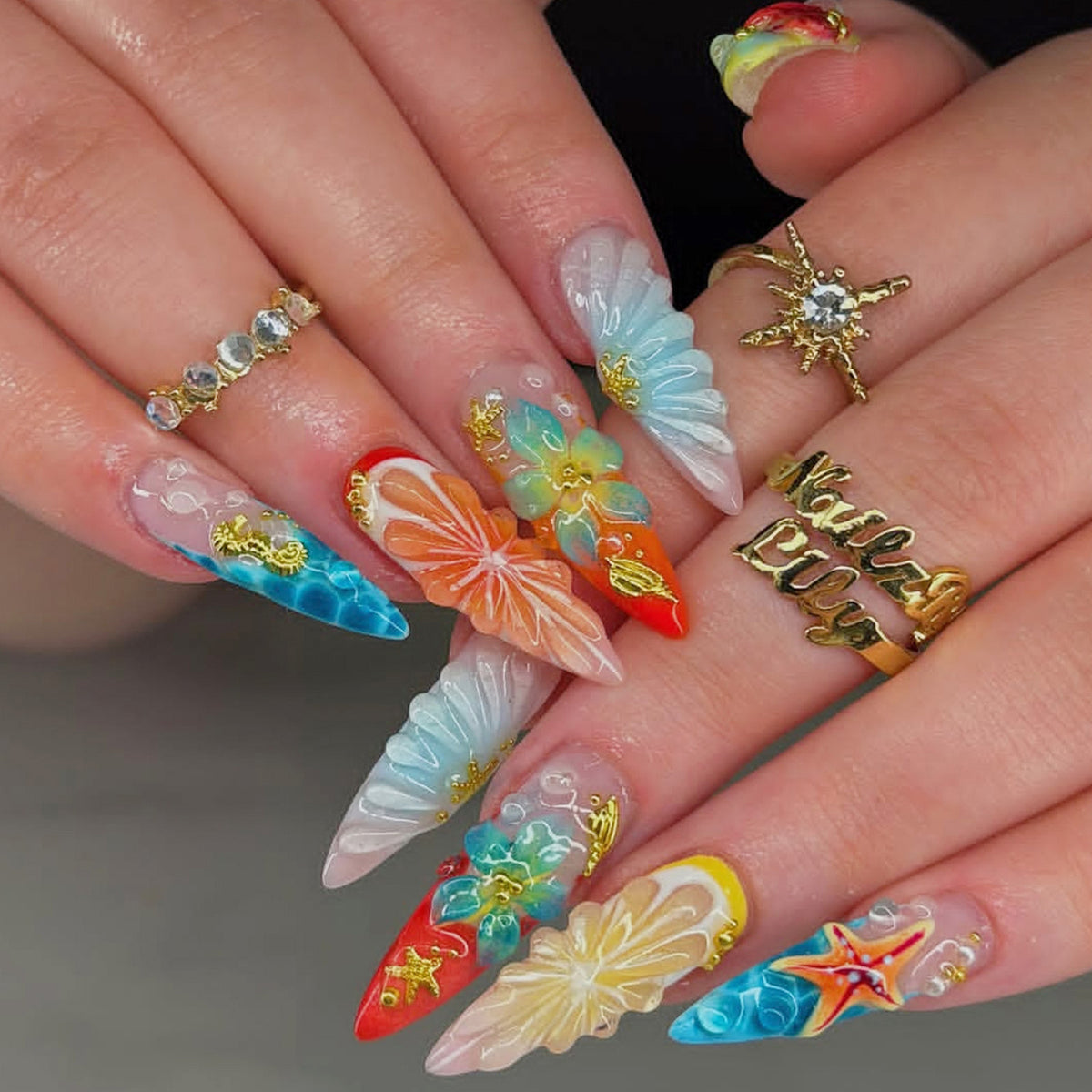 Artistic Floral and Ocean-Themed Press-On Nail Art Set Acalora
