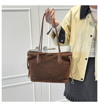 Oversized Faux Fur Tote Bag Acalora