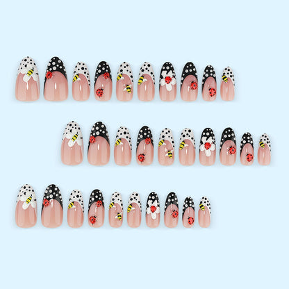 Artificial nails with playful insect design Acalora