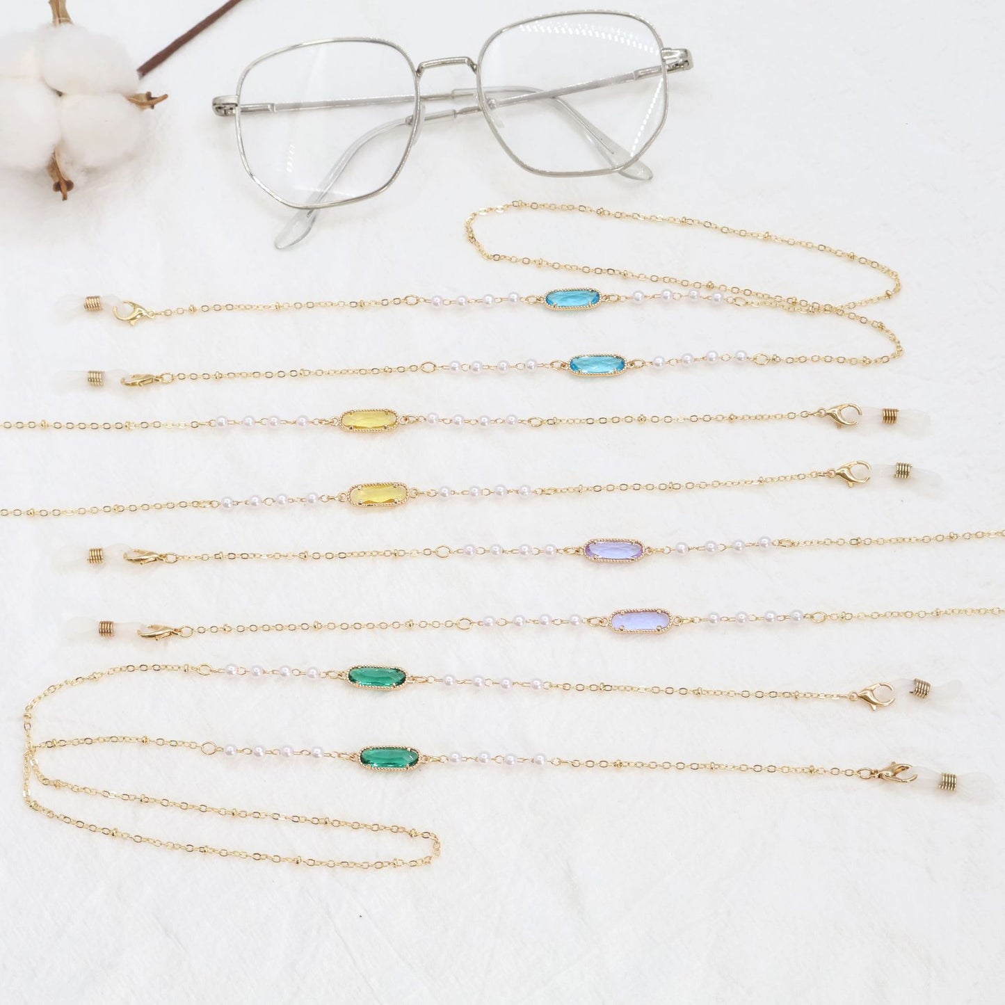 Elegant Eyewear Chain Holder Acalora