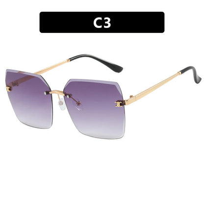 Women's square sunglasses in a modern design with a delicate metal frame Karnz