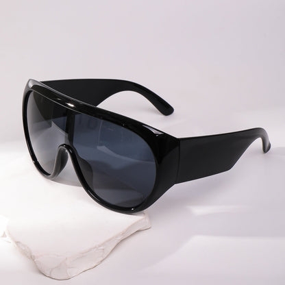 Women's oversized sunglasses in a modern design with UV protection Bowlift