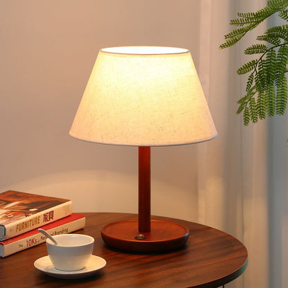 Vintage-Inspired Floral Table Lamp