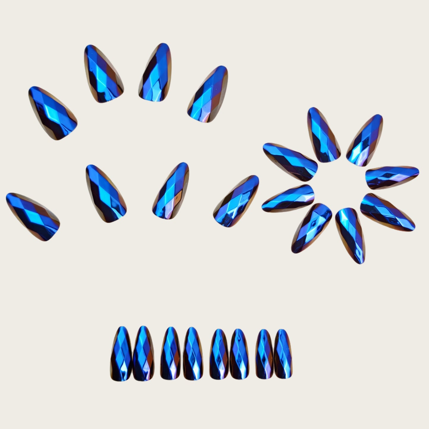 Artificial nails with faceted design Acalora