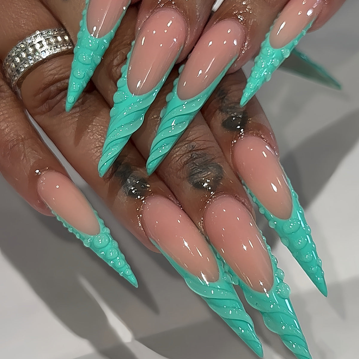 Extravagant Stiletto Press-On Nails with Artistic Shell Design Acalora