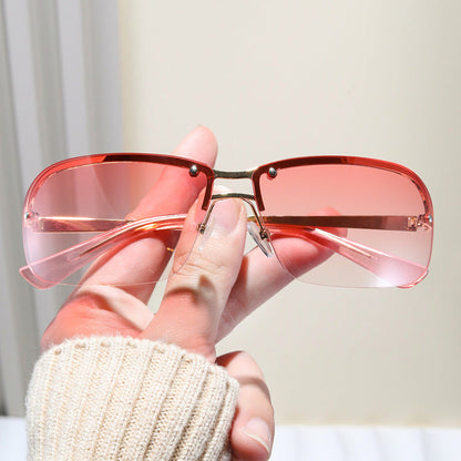 Women's sunglasses with large, elegant lenses and a modern metal frame Brehn