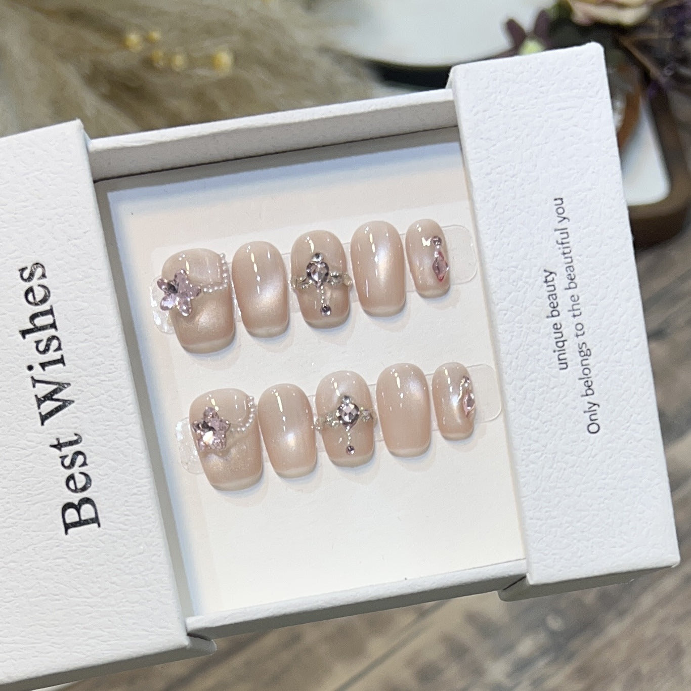 Elegant Press-On Nail Set with Floral Accents Acalora