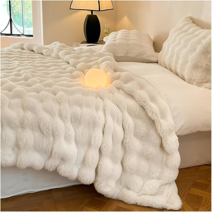 Skanto | Fluffy Faux Fur Travel Blanket – Soft and Washable Fleece Blanket