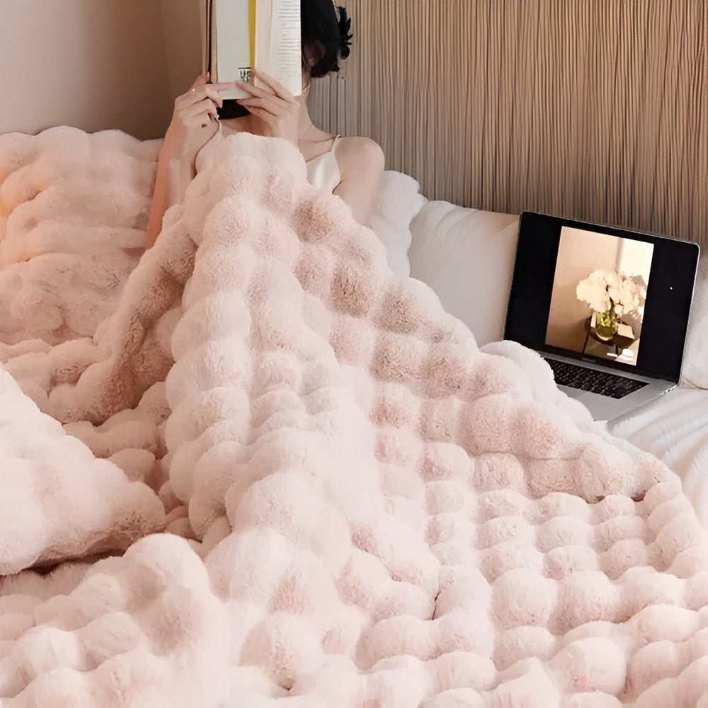 Skanto | Fluffy Faux Fur Travel Blanket – Soft and Washable Fleece Blanket