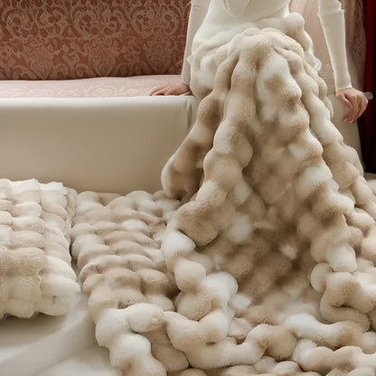 Skanto | Fluffy Faux Fur Travel Blanket – Soft and Washable Fleece Blanket