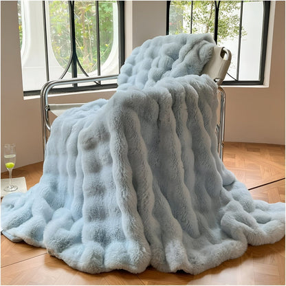 Skanto | Fluffy Faux Fur Travel Blanket – Soft and Washable Fleece Blanket