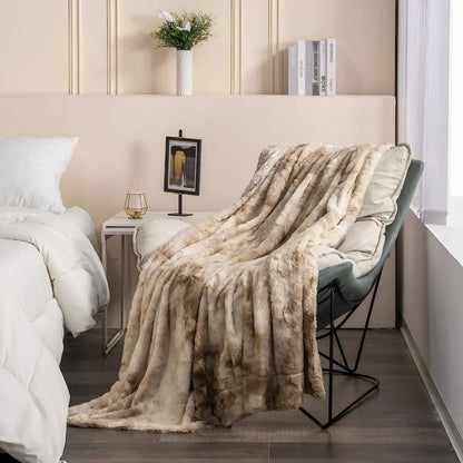 Skanto | Soft Velour Winter Blanket – Warm Coral Fleece Throw in Batik Style