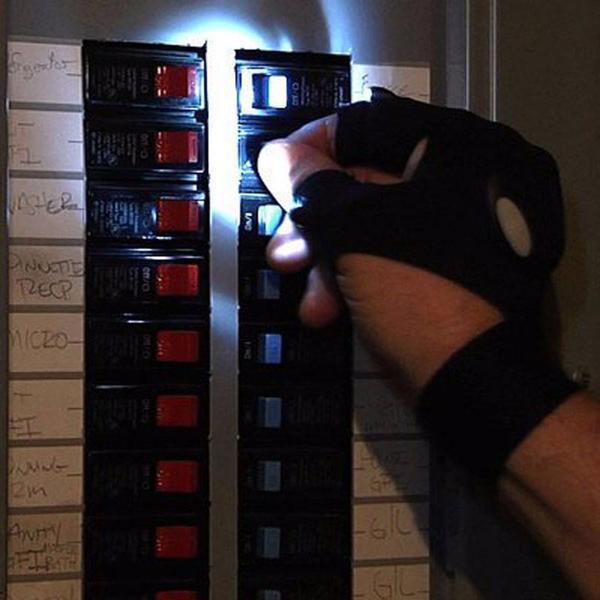 Eureka  - The Amazing LED Work Glove | Bowlift