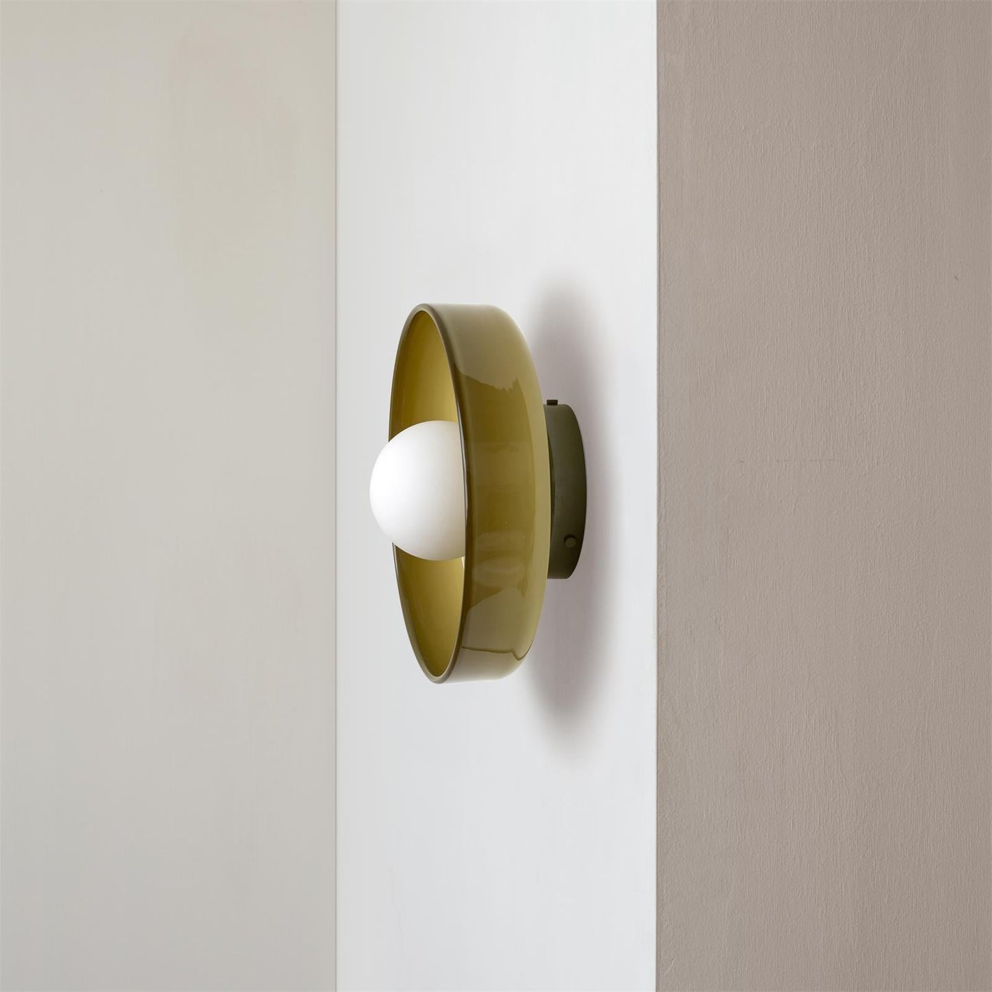 Skanto | Modern Round LED Ceiling Lamp for Living Room and Bedroom